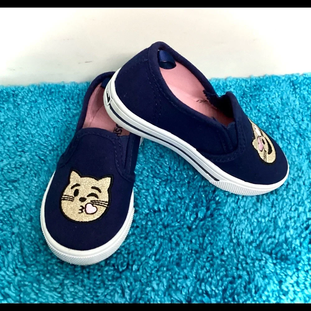 Osh Kosh B’Gosh Gold Kitty Shoes